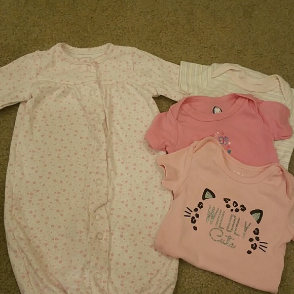 Bundle of 4 baby girl size 3 mos - Picture 2 of 2